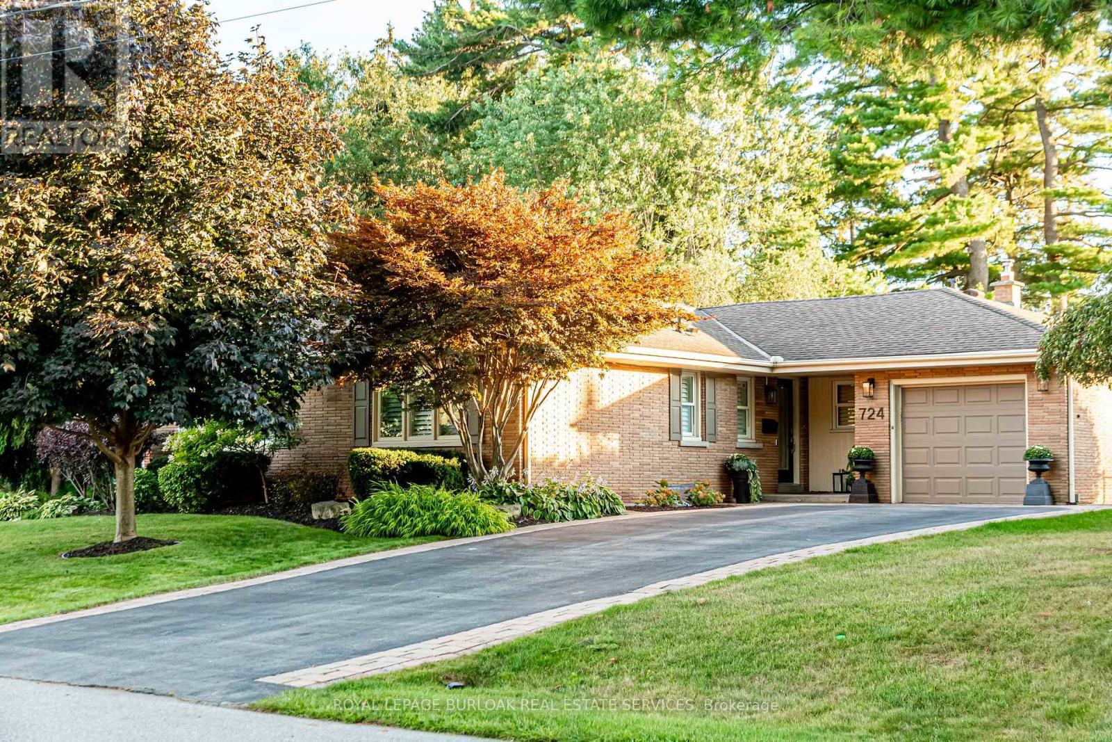 724 Kingsway Dr, Burlington, ON L7T 3H4