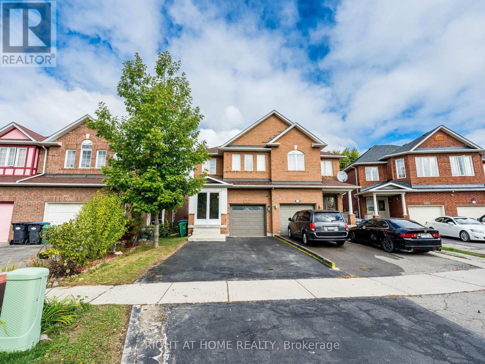1156 Prestonwood Cres, Mississauga, ON L5V 2V3