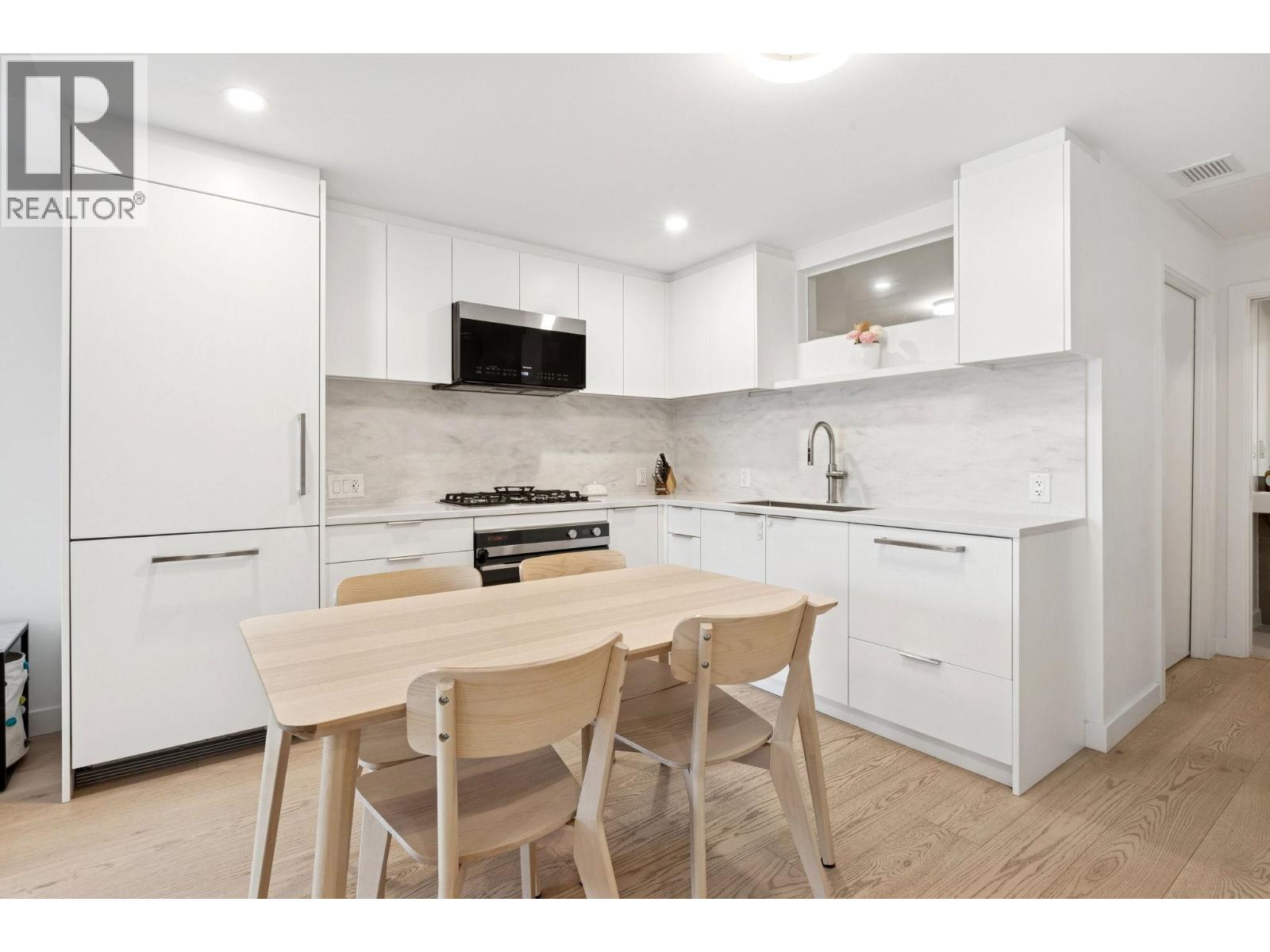 650 E 2nd Street Unit 112, North Vancouver, BC V7L 1E3