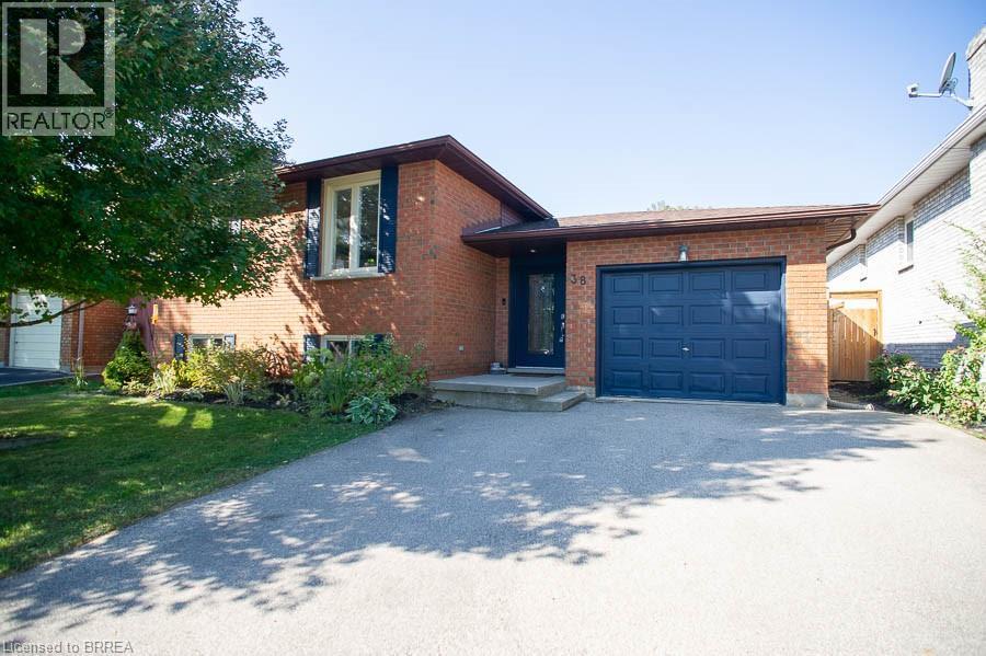 38 Ludlow Cres, Brantford, ON N3P 1V4