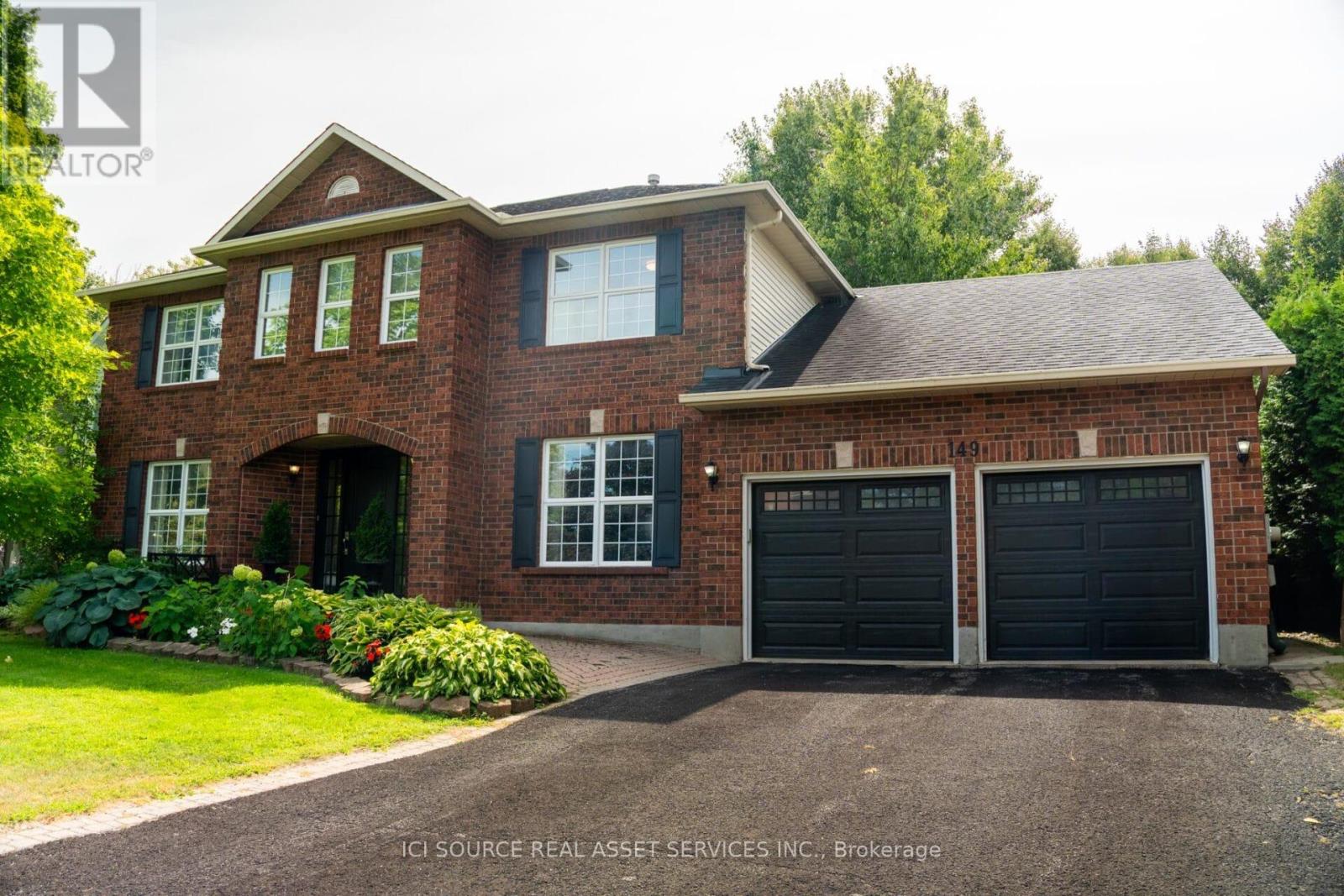 149 Lanigan Cres, Ottawa, ON K2S 1G9