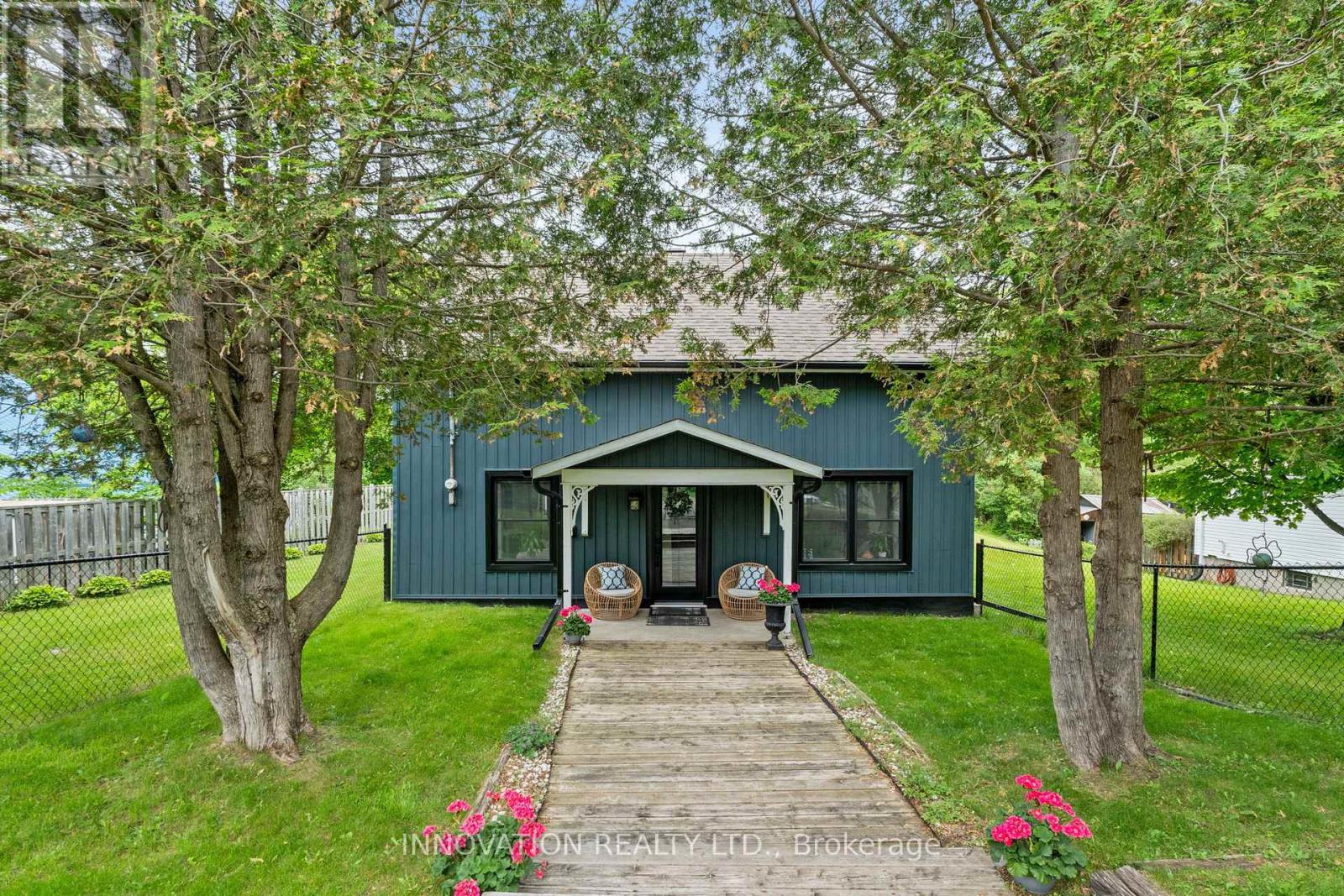 137 Hillier St, Lanark Highlands, ON K0G 1K0