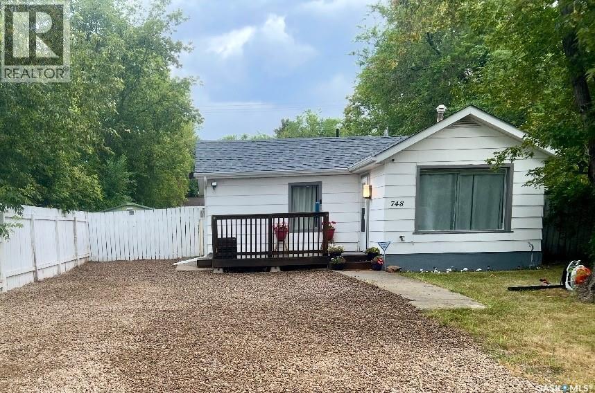 748 5 Street East, Prince Albert, SK S6V 0M5