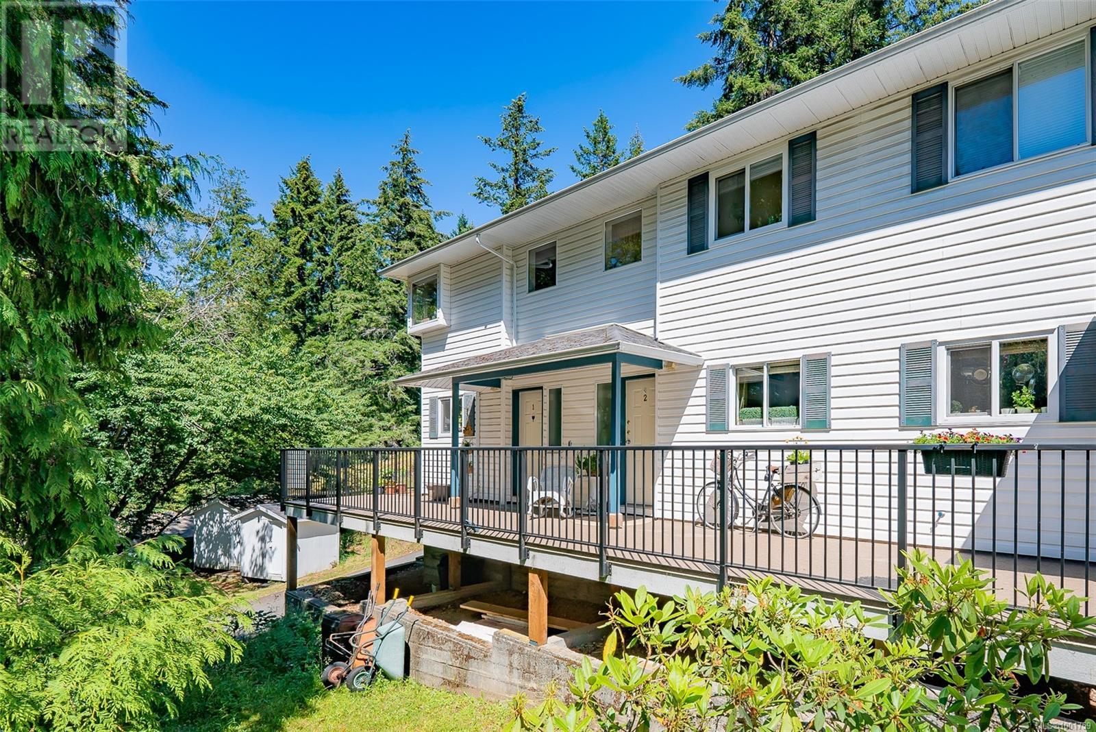 3470 Hillside Ave Unit 2 Ave, Nanaimo, BC V9T 2Y8