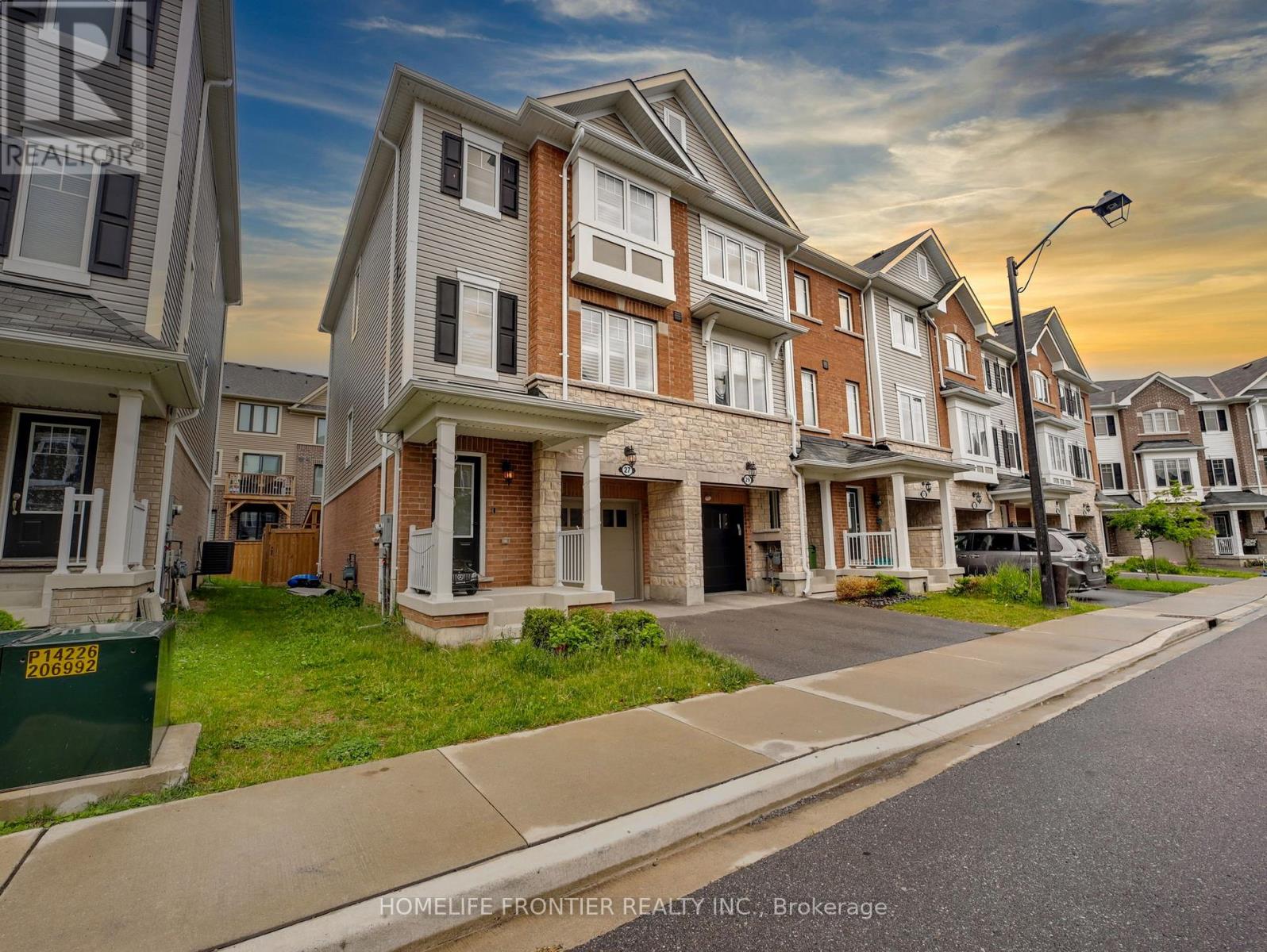 27 Rapids Ln, Hamilton, ON L8K 0A3