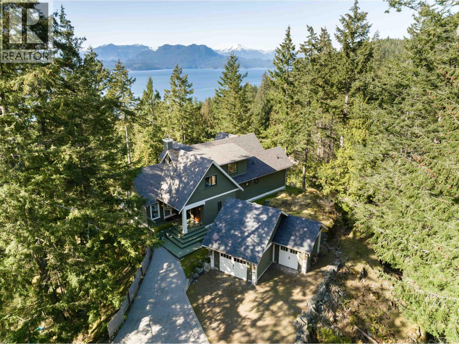 894 Schooner Ln, Bowen Island, BC V0N 1G2