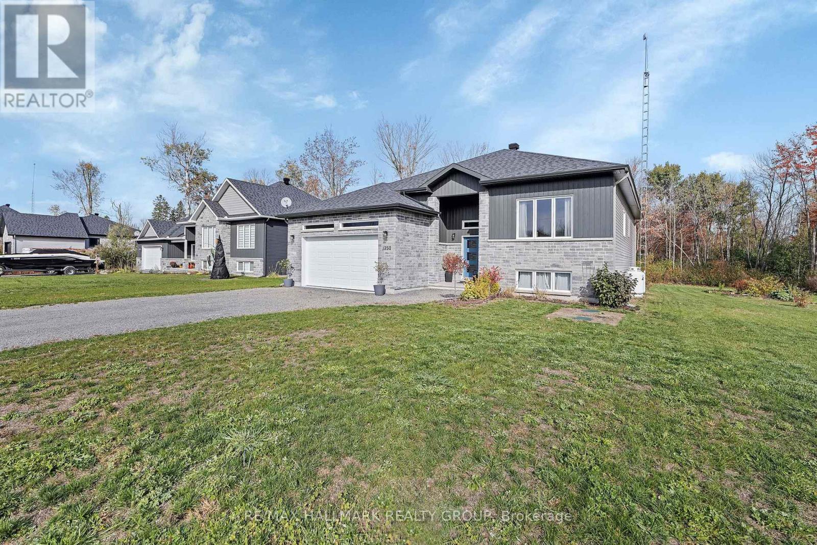 1350 Country Ln, North Dundas, ON K0C 2K0