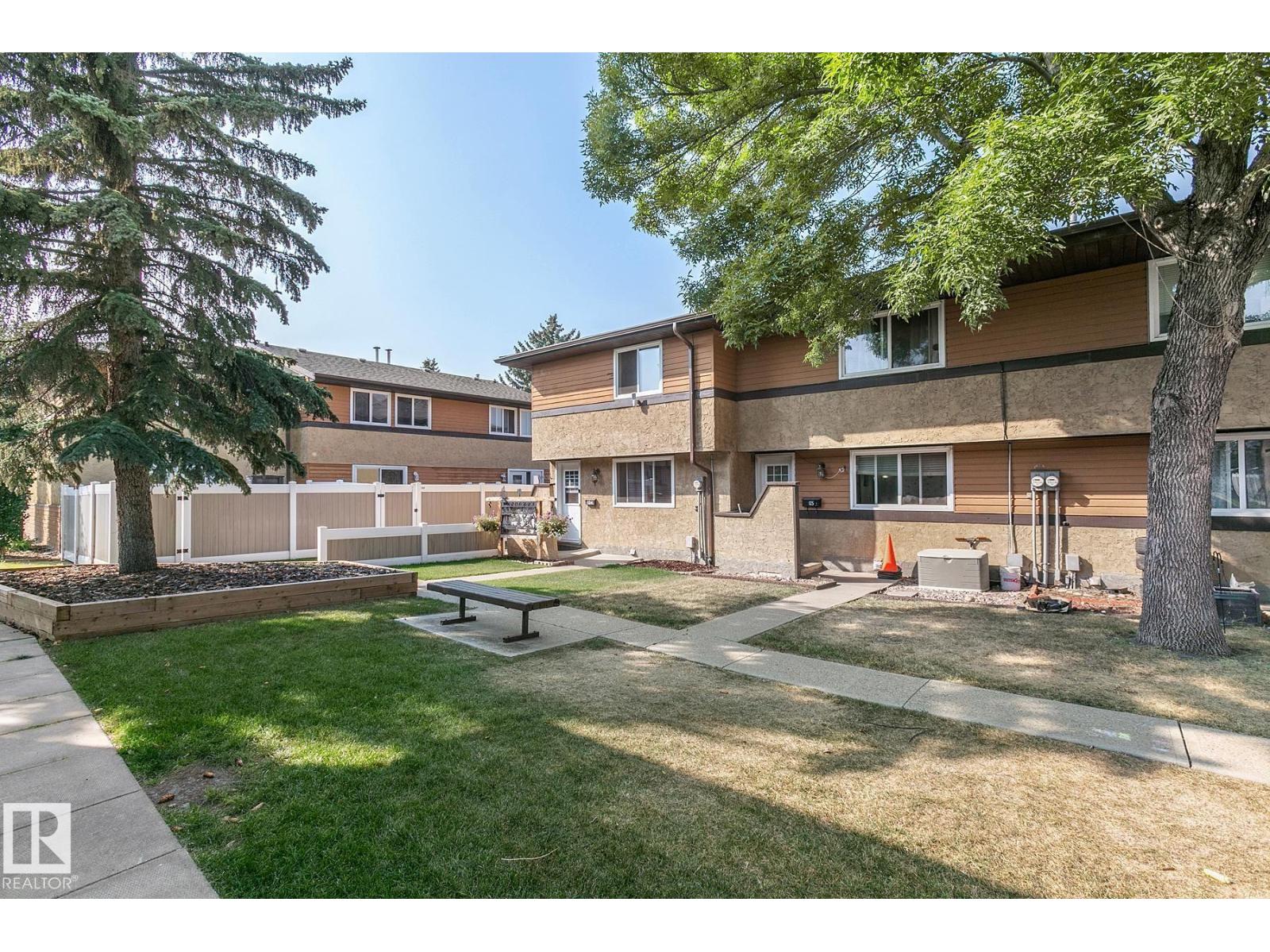 125 Woodborough Way NW, Edmonton, AB T5Y 1N2