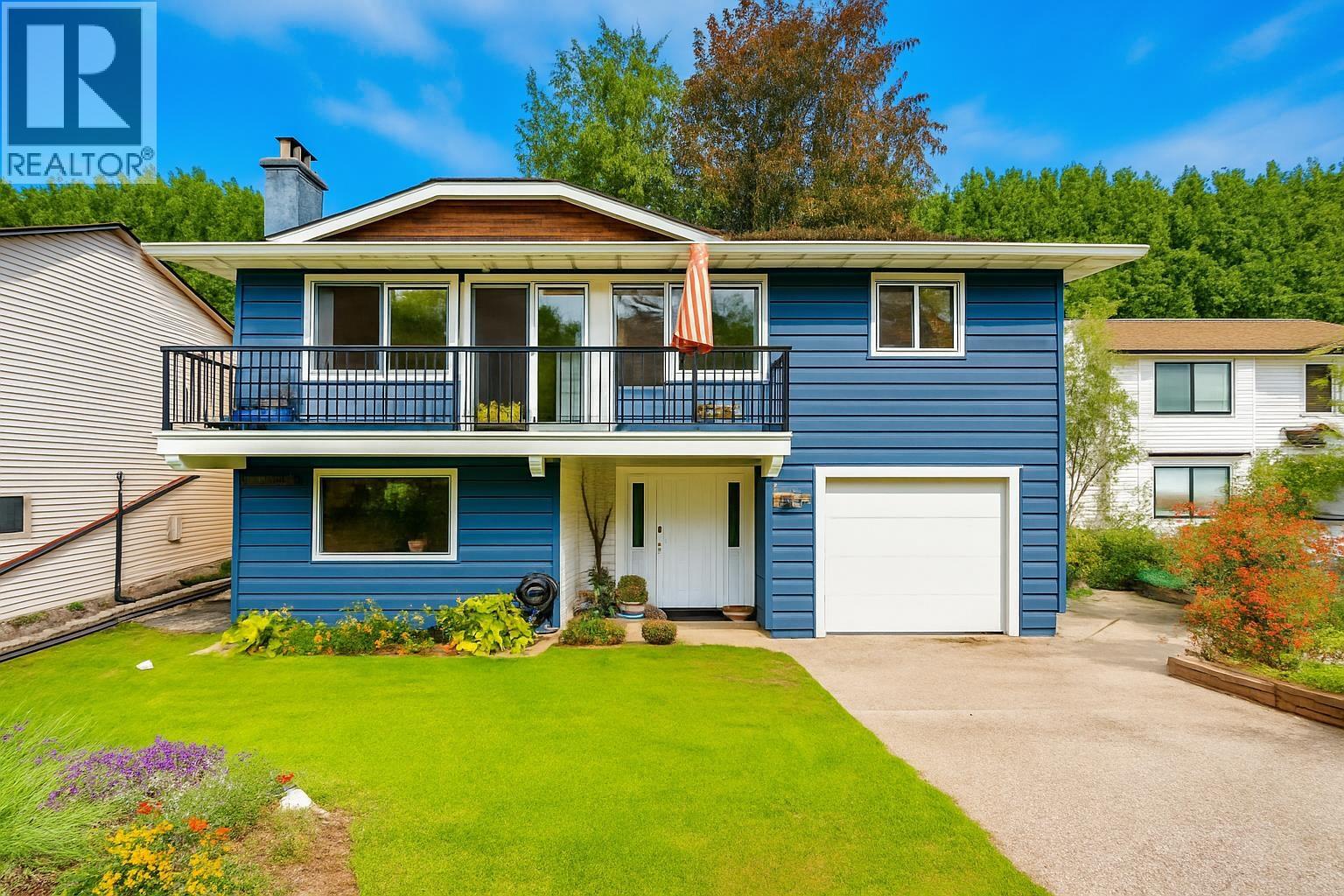 2920 Tatla Pl, Coquitlam, BC V3C 4W8