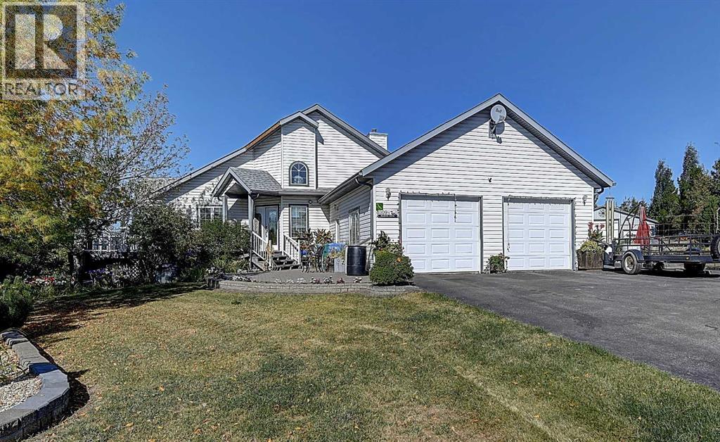 1109 Hayfield Dr, Beaverlodge, AB T0H 0C0