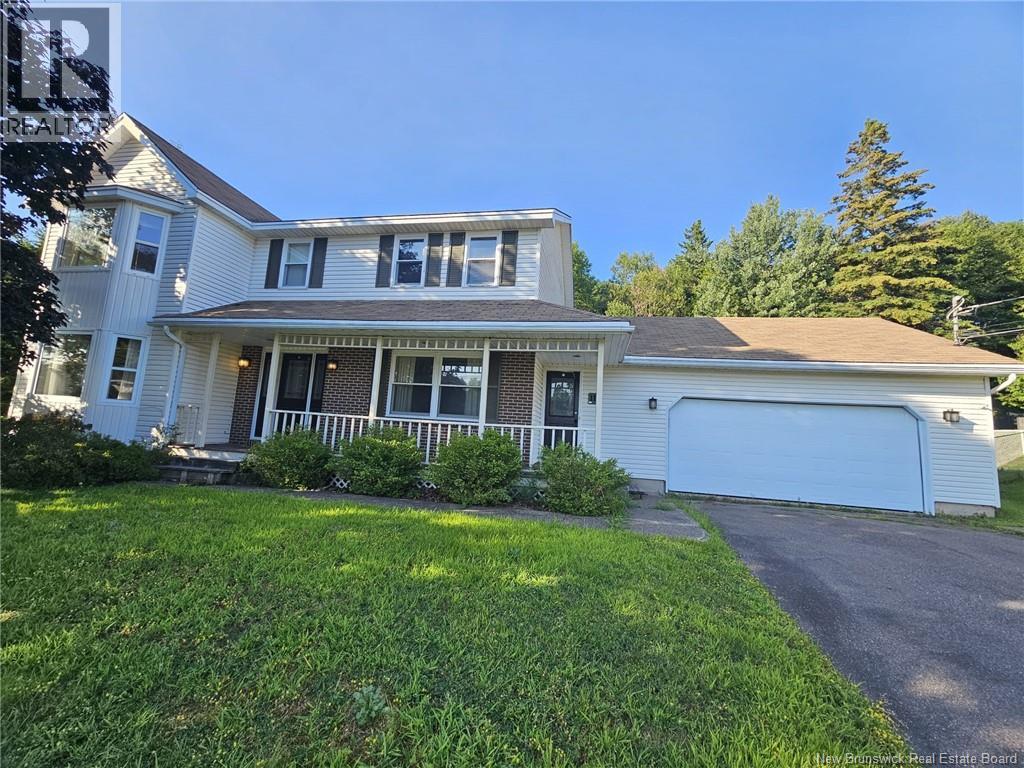 11 Cove Cres, Rothesay, NB E2E 4Y5