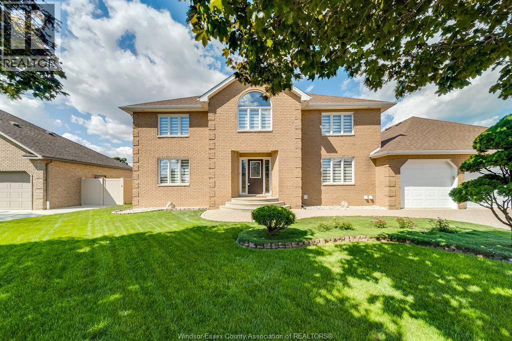2021 Eugeni St, Tecumseh, ON N9K 1B3