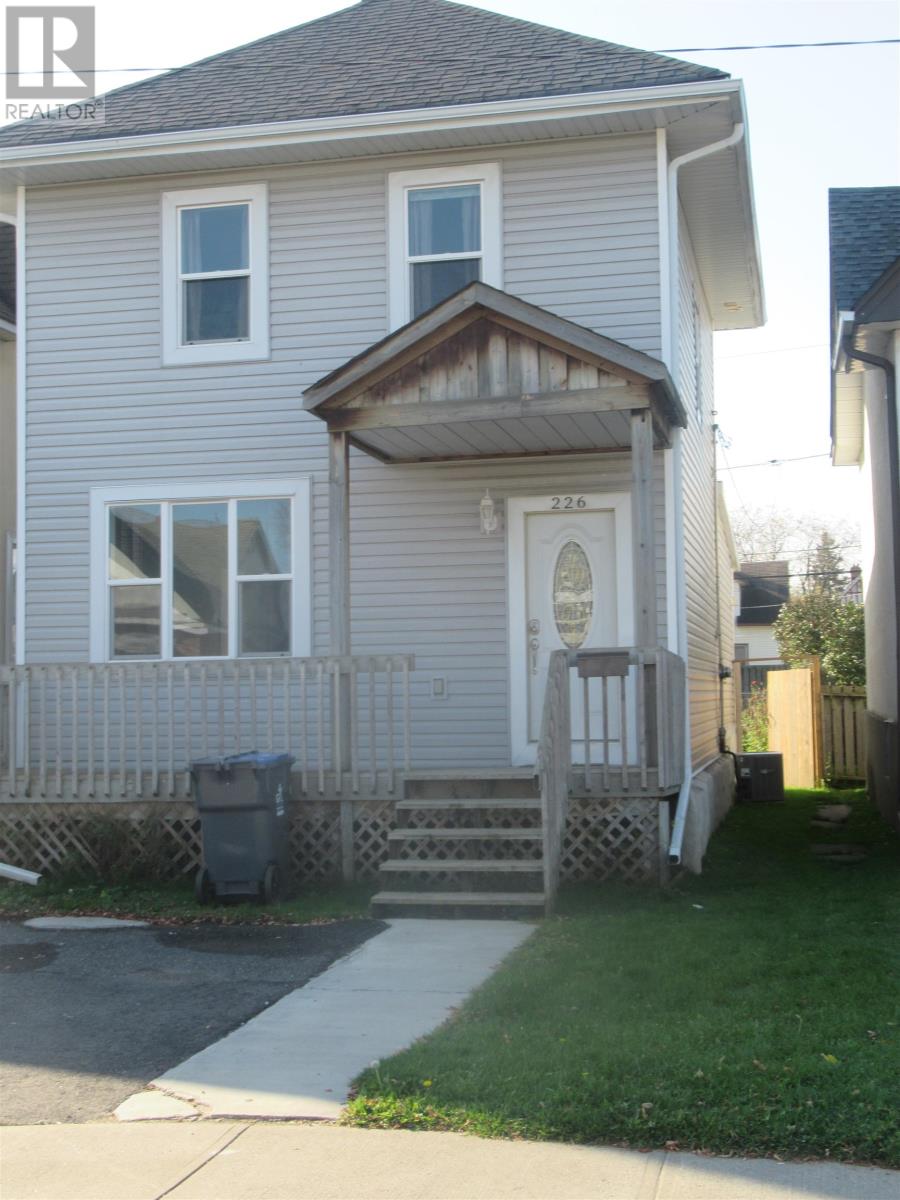 226 Pruden St, Thunder Bay, ON P7C 2J8