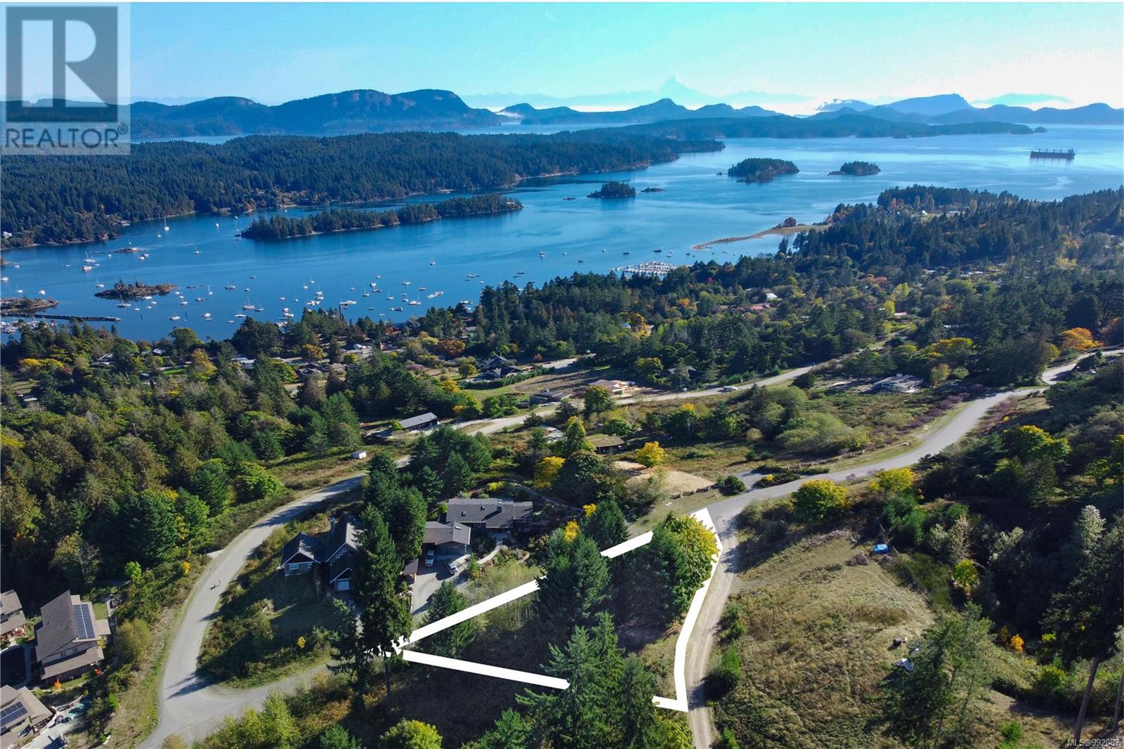 22 Bishops Walk Rd, Salt Spring, BC V8K 2J7