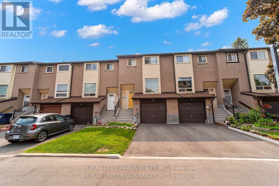 299 55 Collinsgrove Rd, Toronto, ON M1E 4Z2