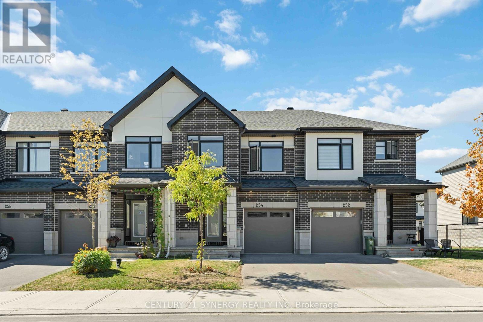 254 Finsbury Ave, Ottawa, ON K2S 2Y2