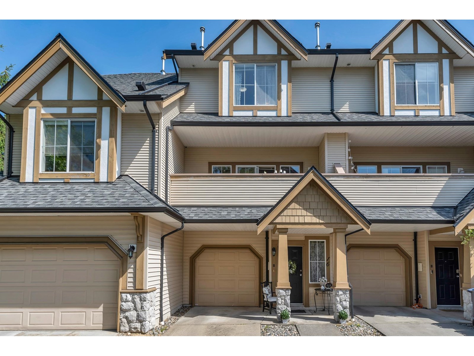 18707 65 Avenue Unit 16, Surrey, BC V3S 9H2