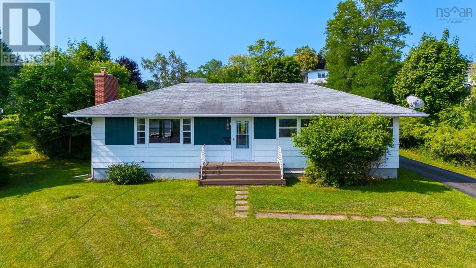21 Maple Ave, Hantsport, NS B0P 1P0