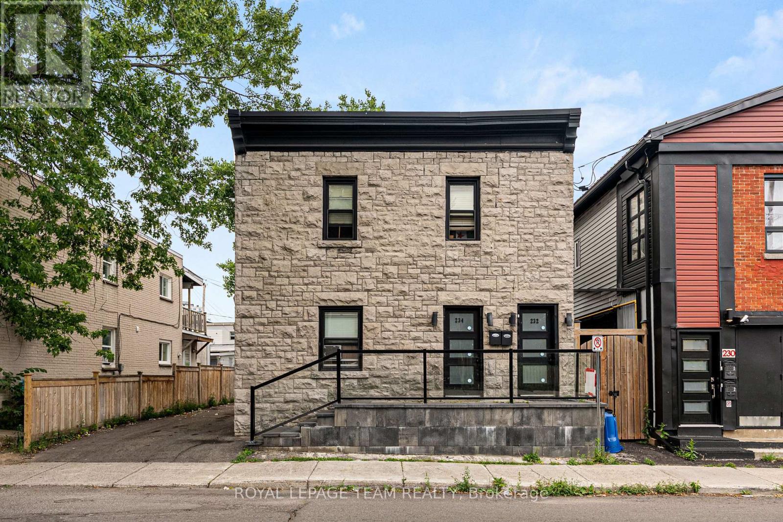 232-234 Hannah St, Ottawa, ON K1L 7N2