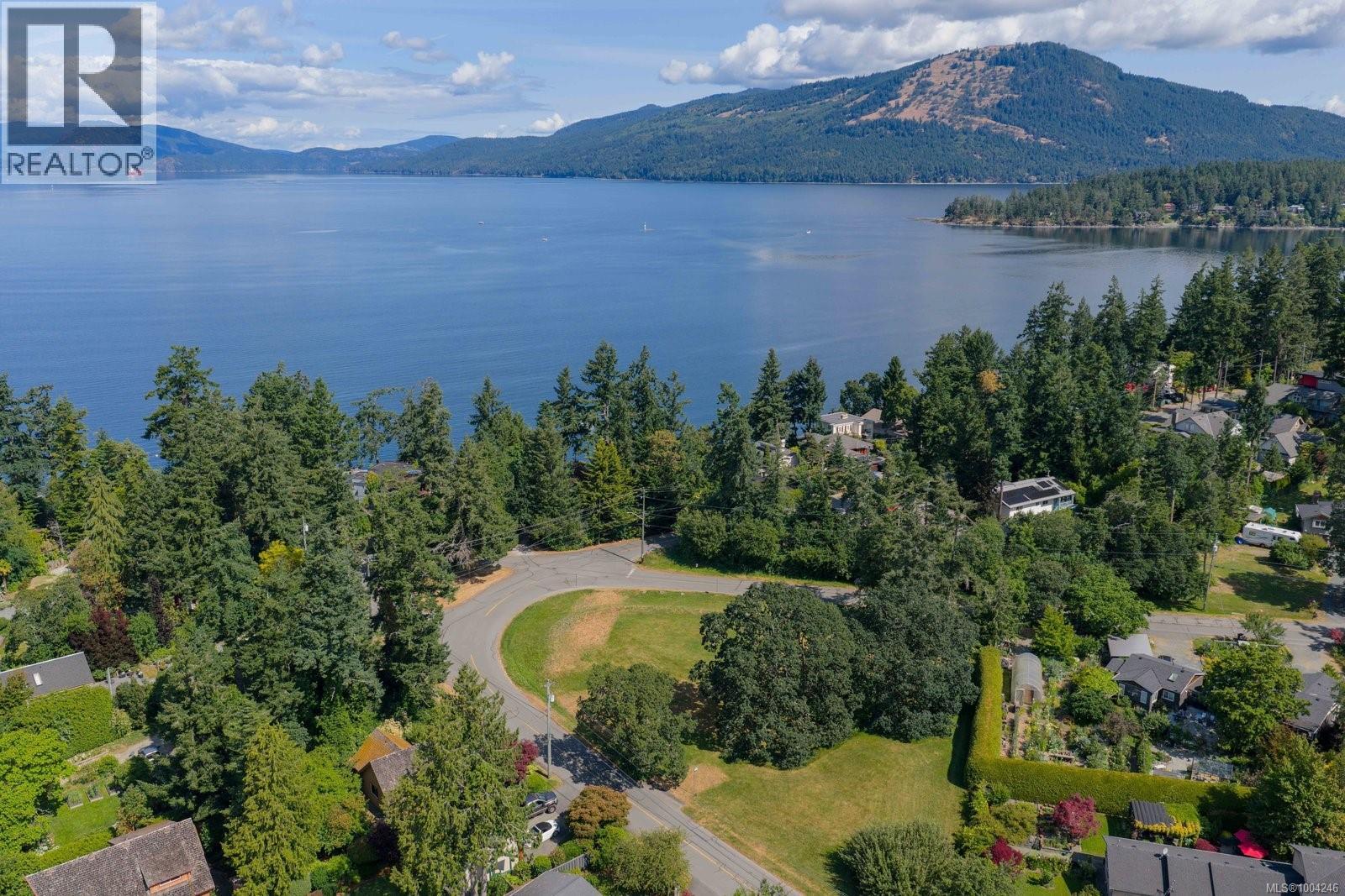 10859 Madrona Dr, North Saanich, BC V8L 5P1