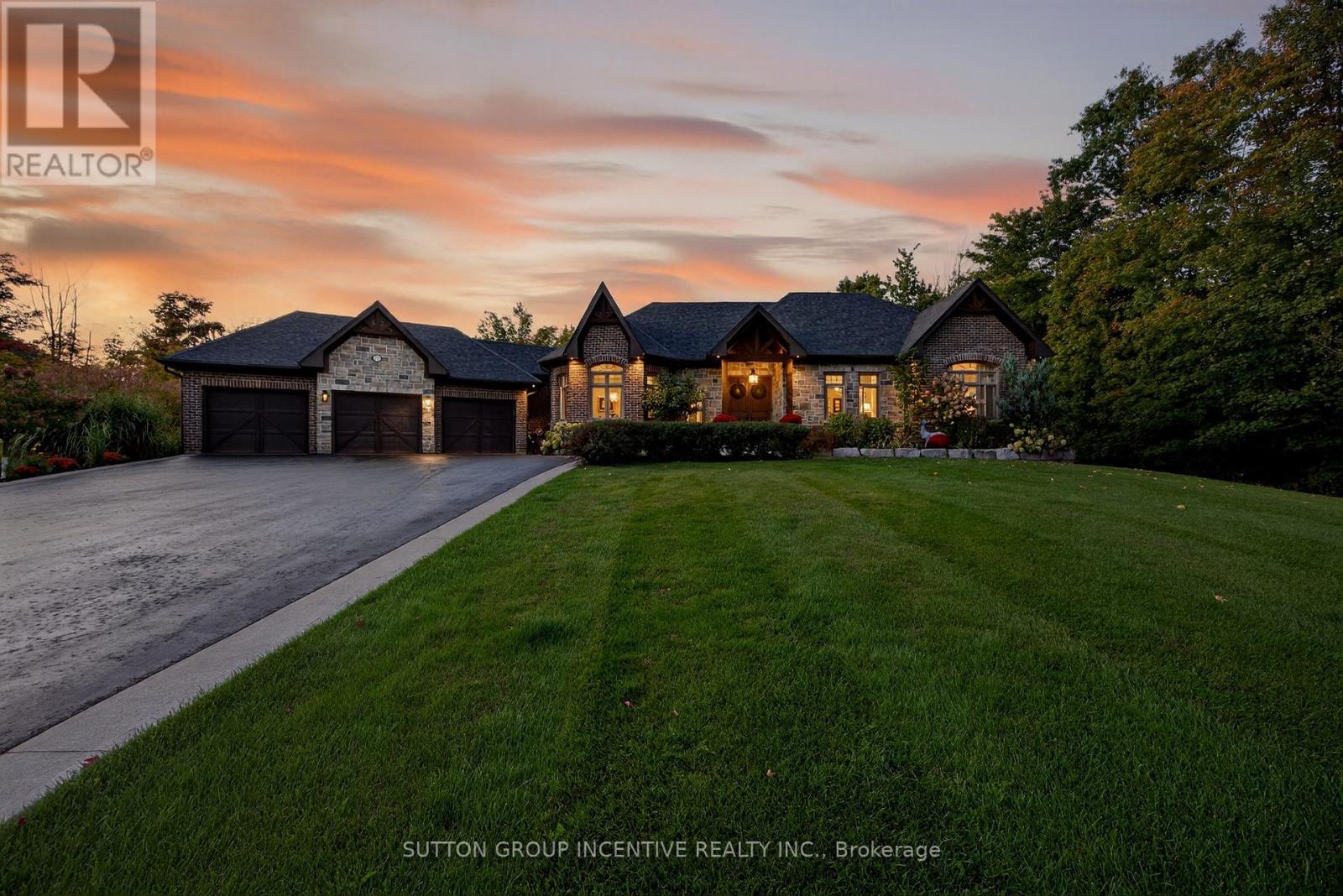 1707 Wilkinson St, Innisfil, ON L9S 5A8