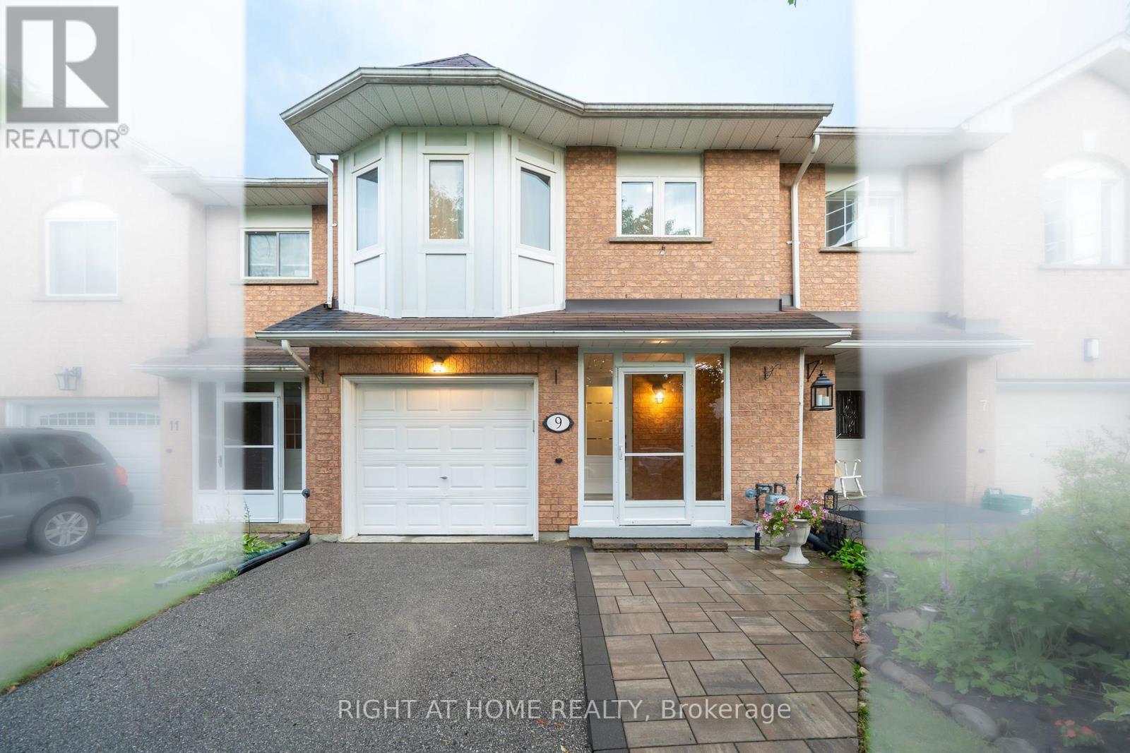 9 Royal Cedar Ct, East Gwillimbury, ON L9N 1R7