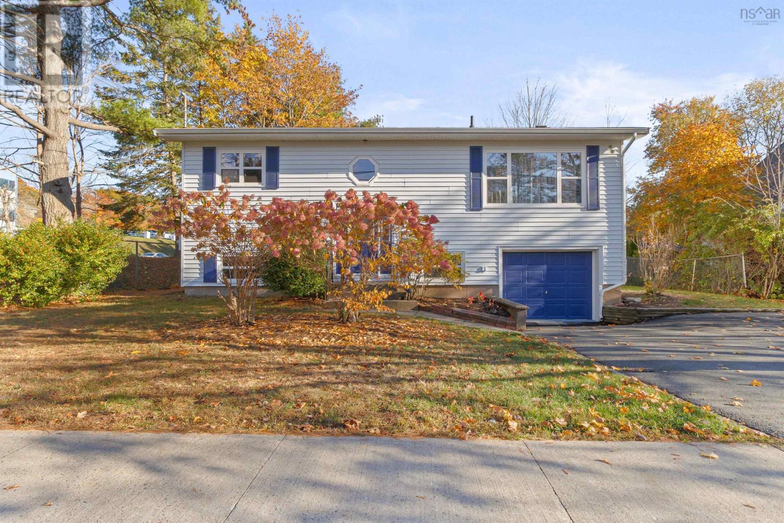 30 Wardour St, Bedford, NS B4A 2H9