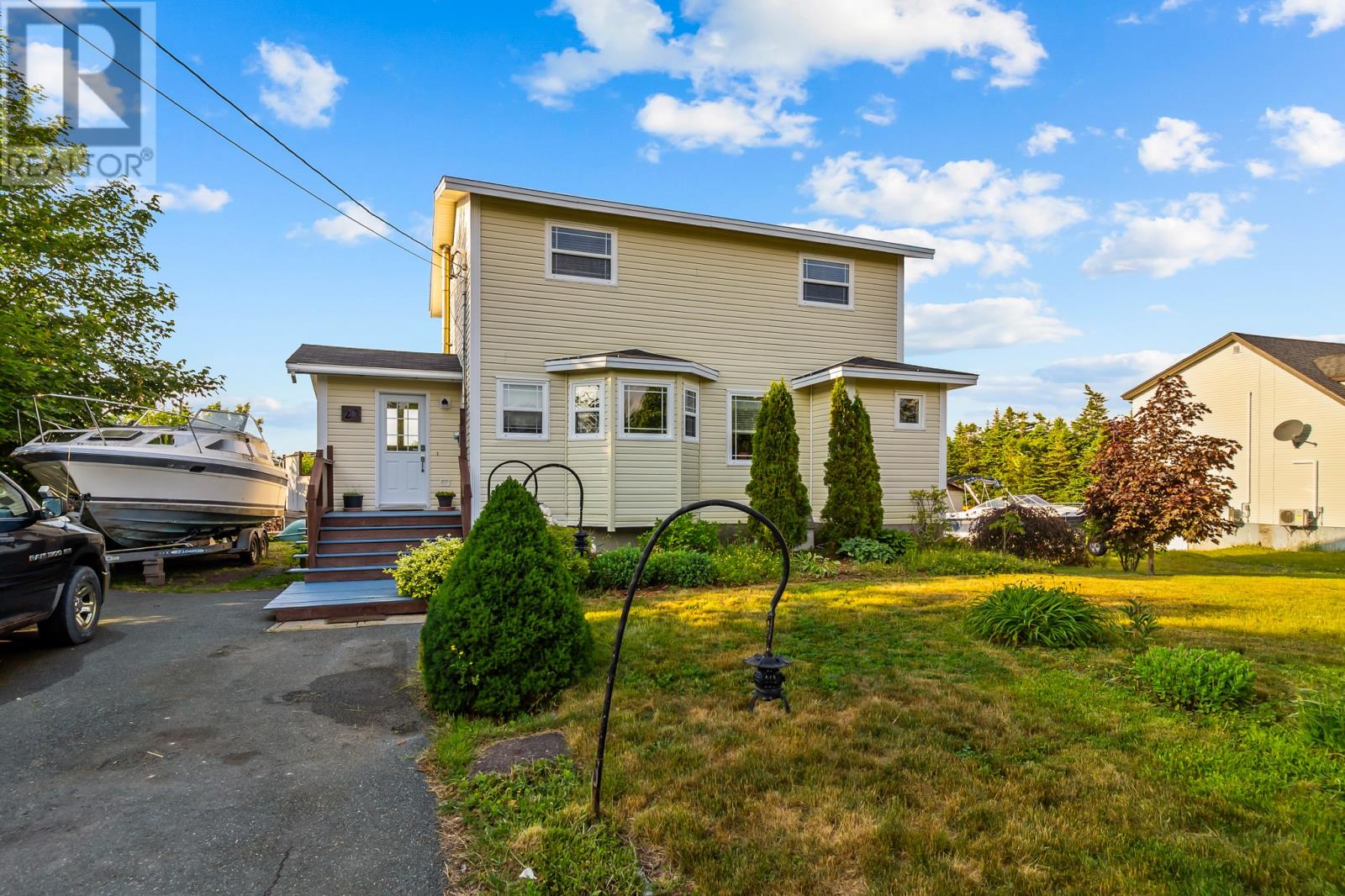 20 Meadow Rd, Paradise, NL A1L 2R3