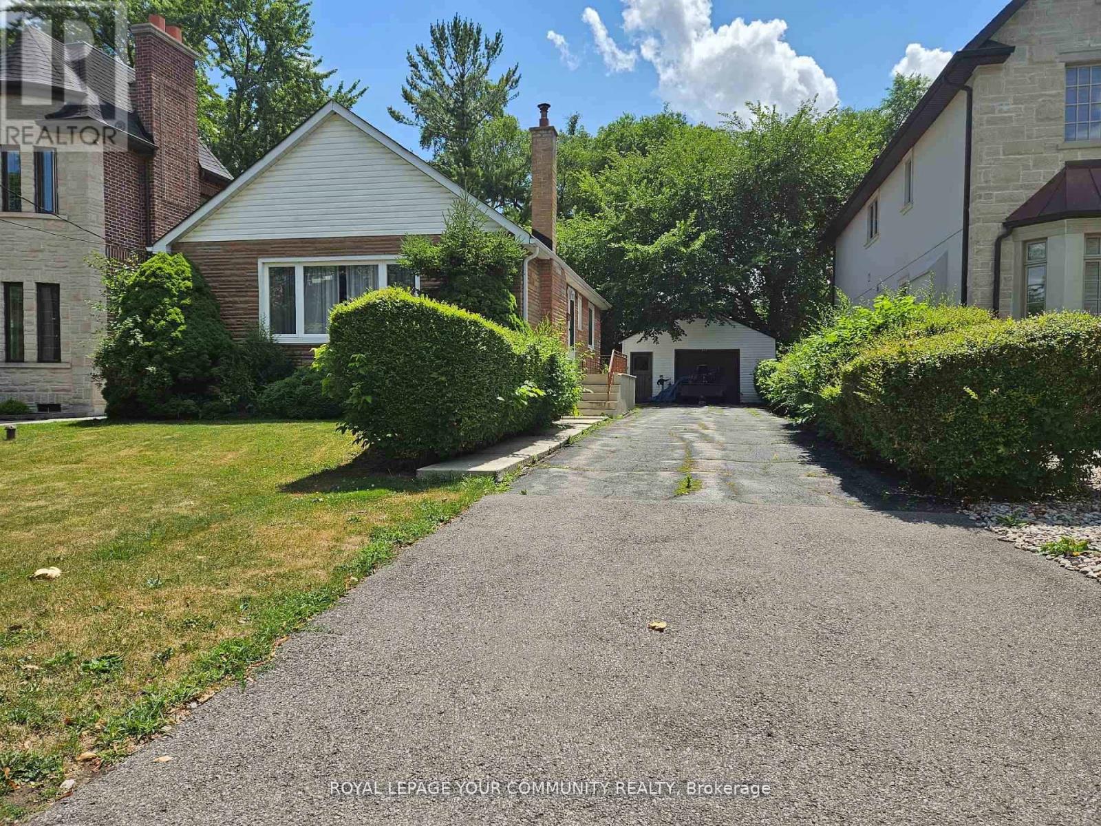317 Connaught Ave, Toronto, ON M2R 2M1