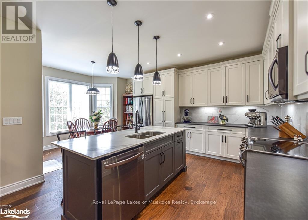 961 Muskoka Beach Rd, Gravenhurst, ON P1P 1A3