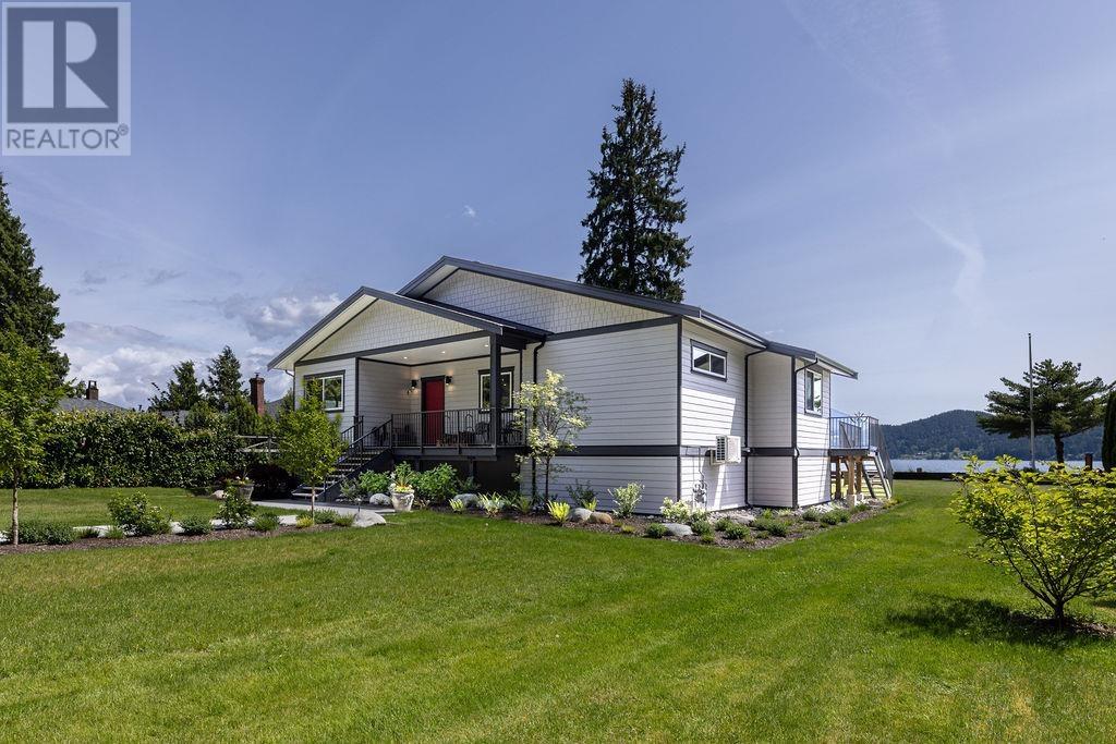 1376 Burns Rd, Gibsons, BC V0N 1V1