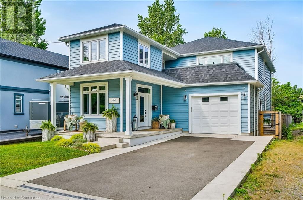 962 Beach Blvd, Hamilton, ON L8H 6Z4