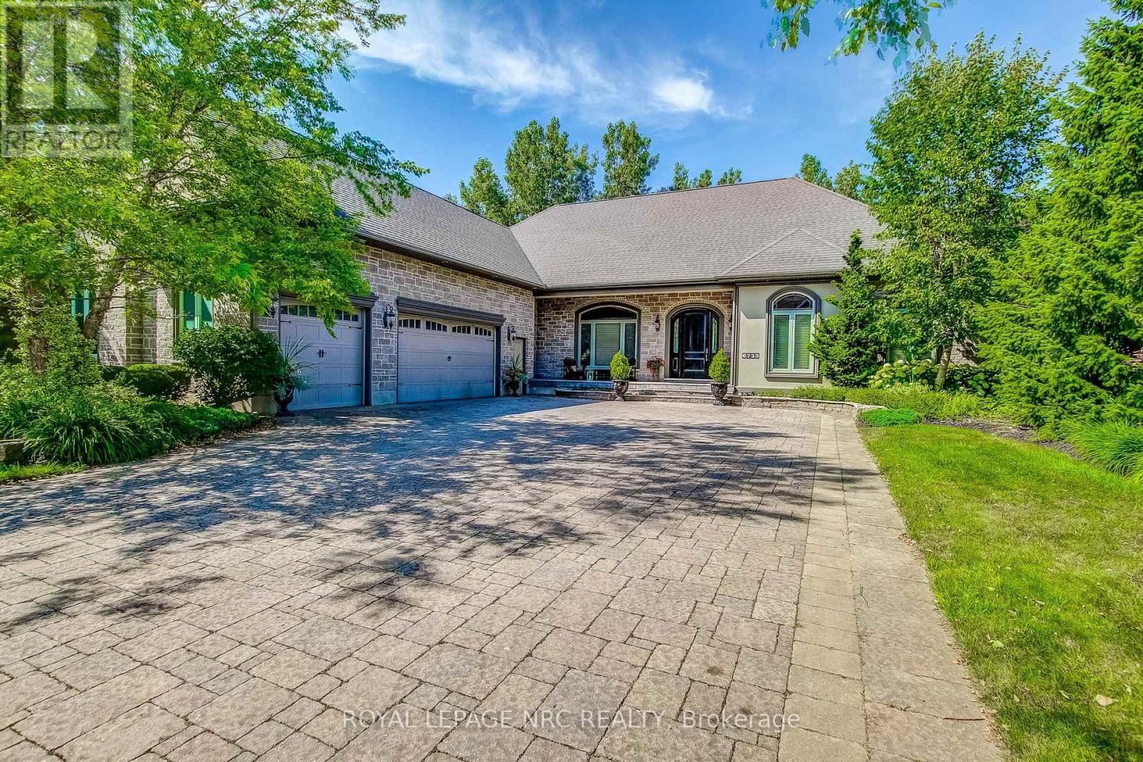 6725 Domenic Cres, Niagara Falls, ON L2J 4L5