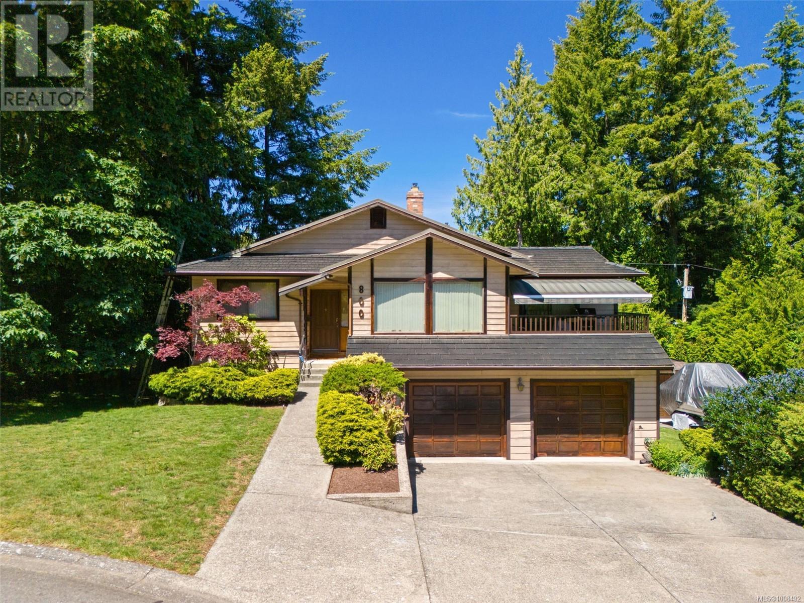 800 Seamist Pl, Saanich, BC V8Y 2R4