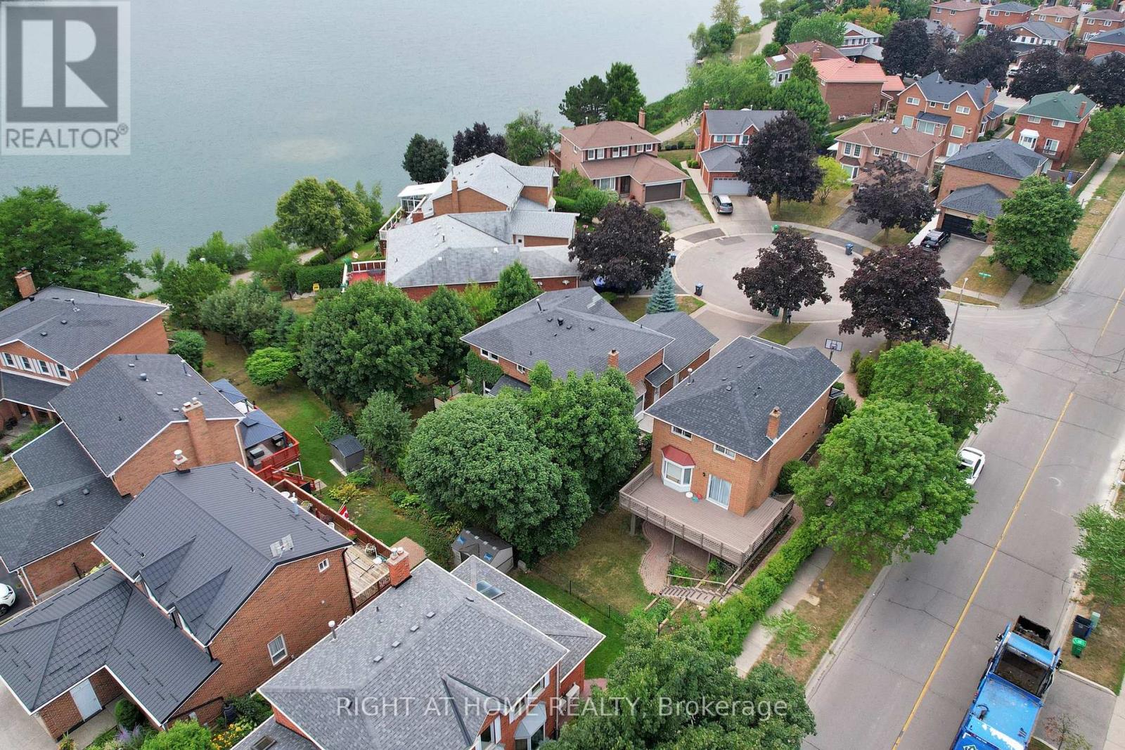 4 Peggy Anne Cv, Brampton, ON L6S 5E4