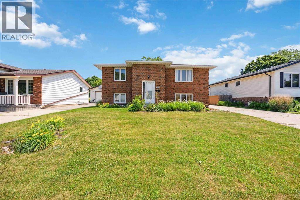 106 Hastings Cres, Sarnia, ON N7S 5K5