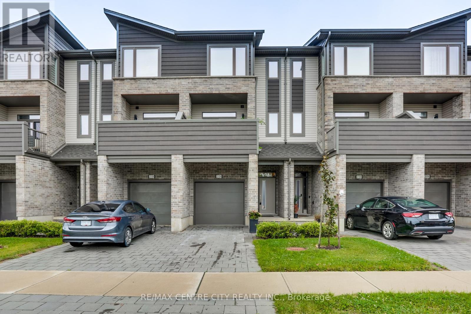 2104 Meadowgate Blvd, London, ON N6M 0H5