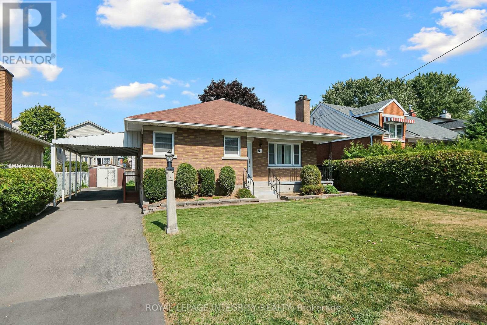 81 Drouin Ave, Ottawa, ON K1K 2A6