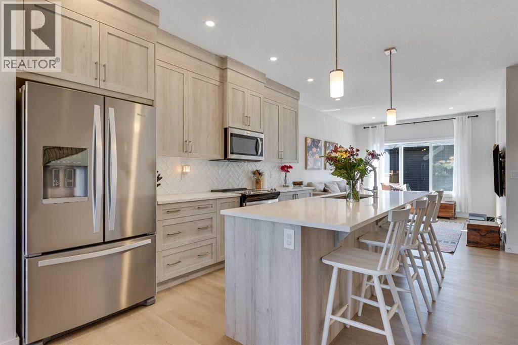 94 Silverton Glen Gate SW, Calgary, AB T2X 5C4