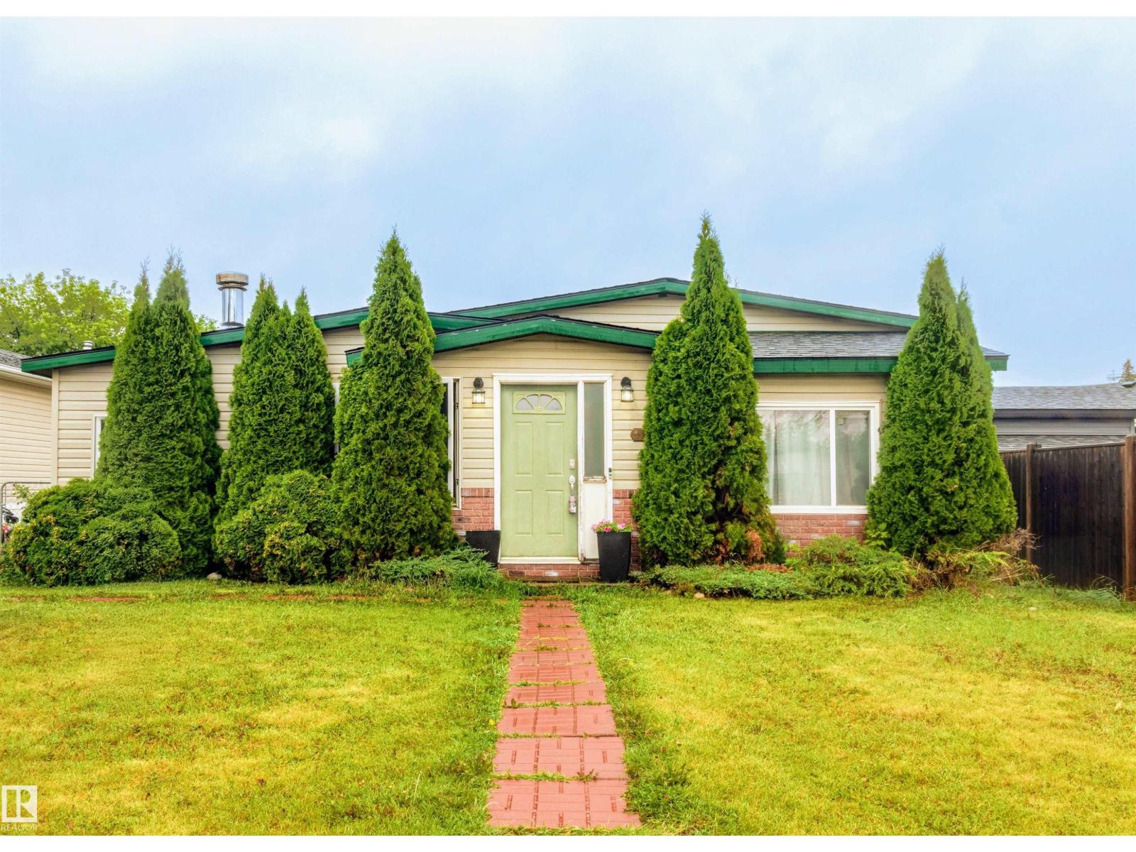 100 Av Unit 11111 #a, Westlock, AB T7P 1N4