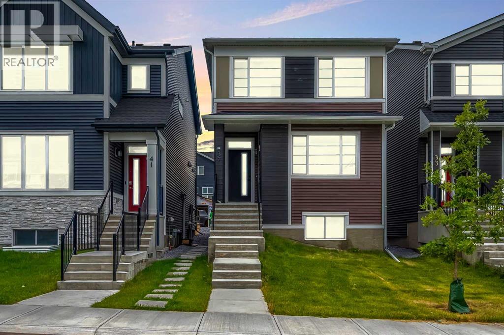 37 Edith Mnr NW, Calgary, AB T3R 1Y7