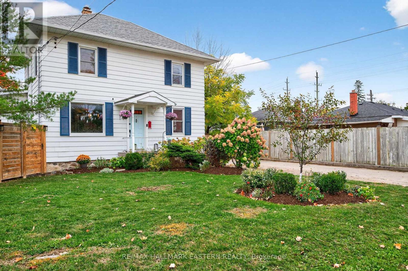 14 Alexander Ave Ward 2 Ave, Peterborough, ON K9J 6B4