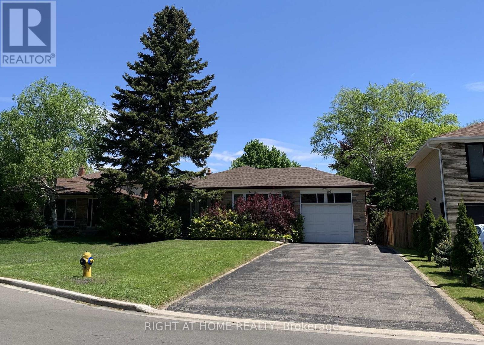 66 Dewlane Dr, Toronto, ON M2R 2P8