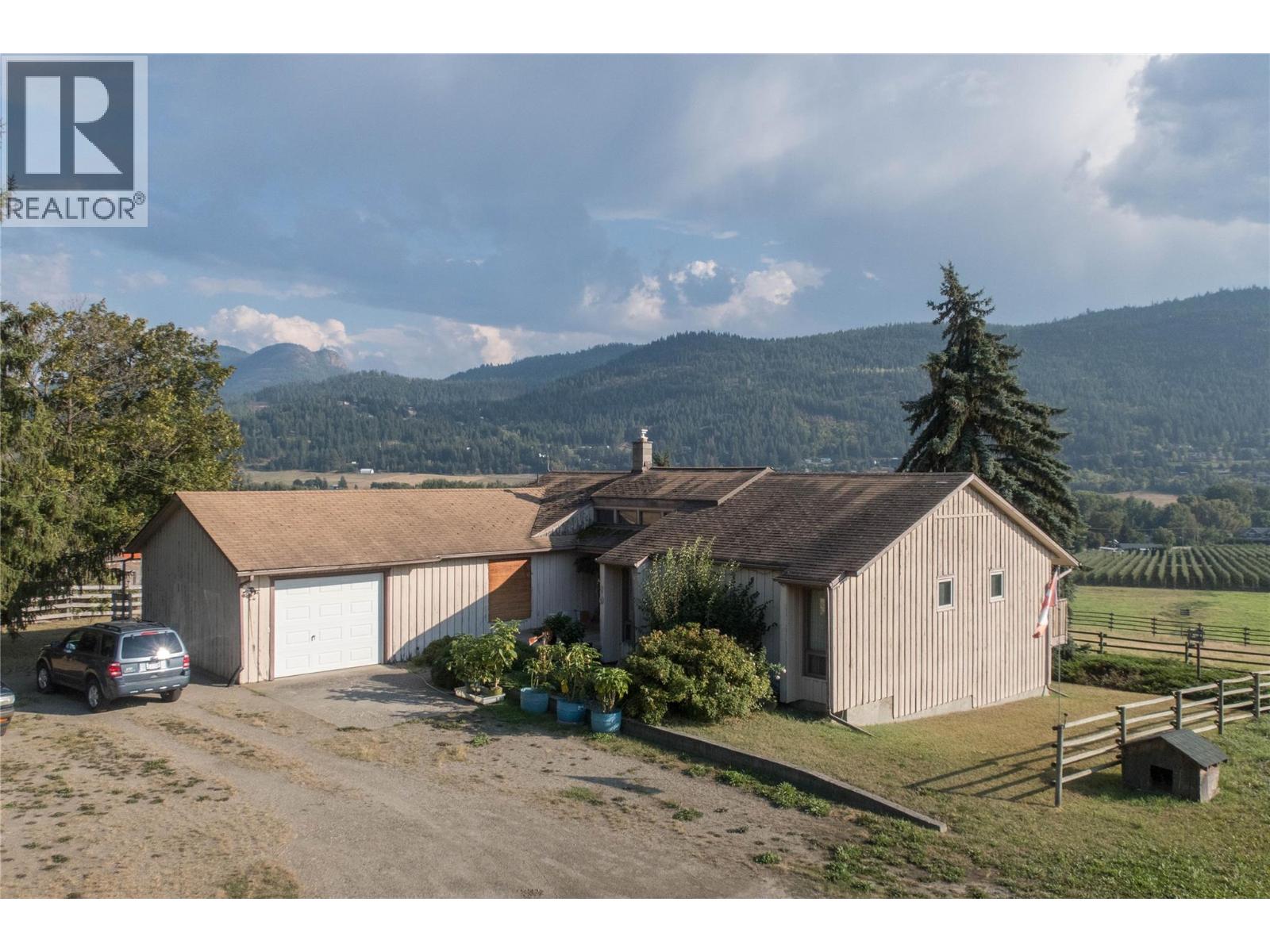 6958 Buchanan Rd, Coldstream, BC B1B 3C5