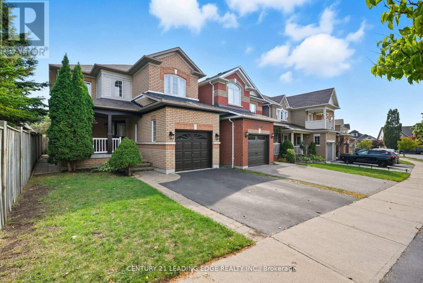 9 Mccartney Ave, Whitby, ON L1R 2Y3