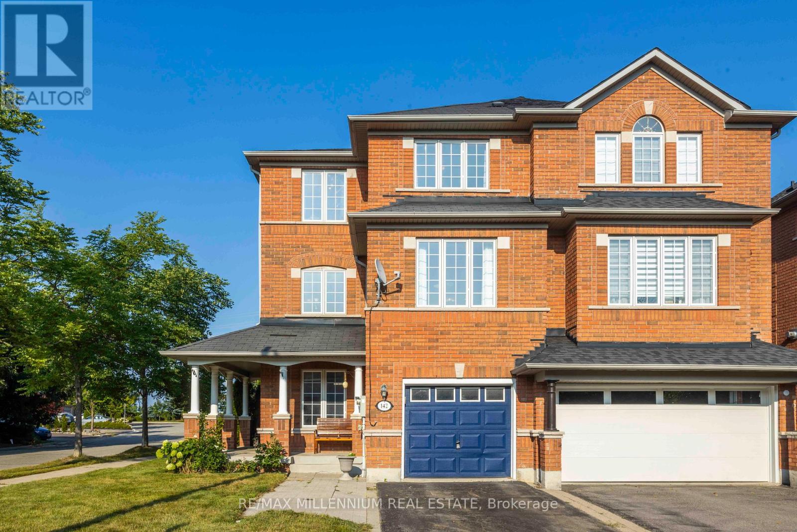 142 Millcliff Cir, Aurora, ON L4G 7N7