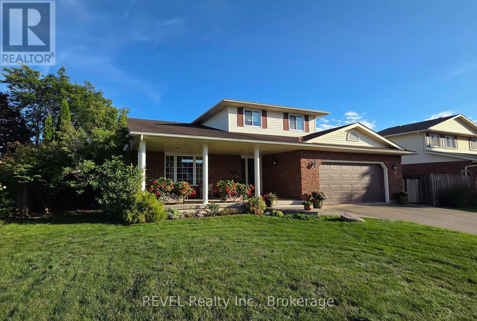 43 Flannery Ln, Thorold, ON L2V 4V8