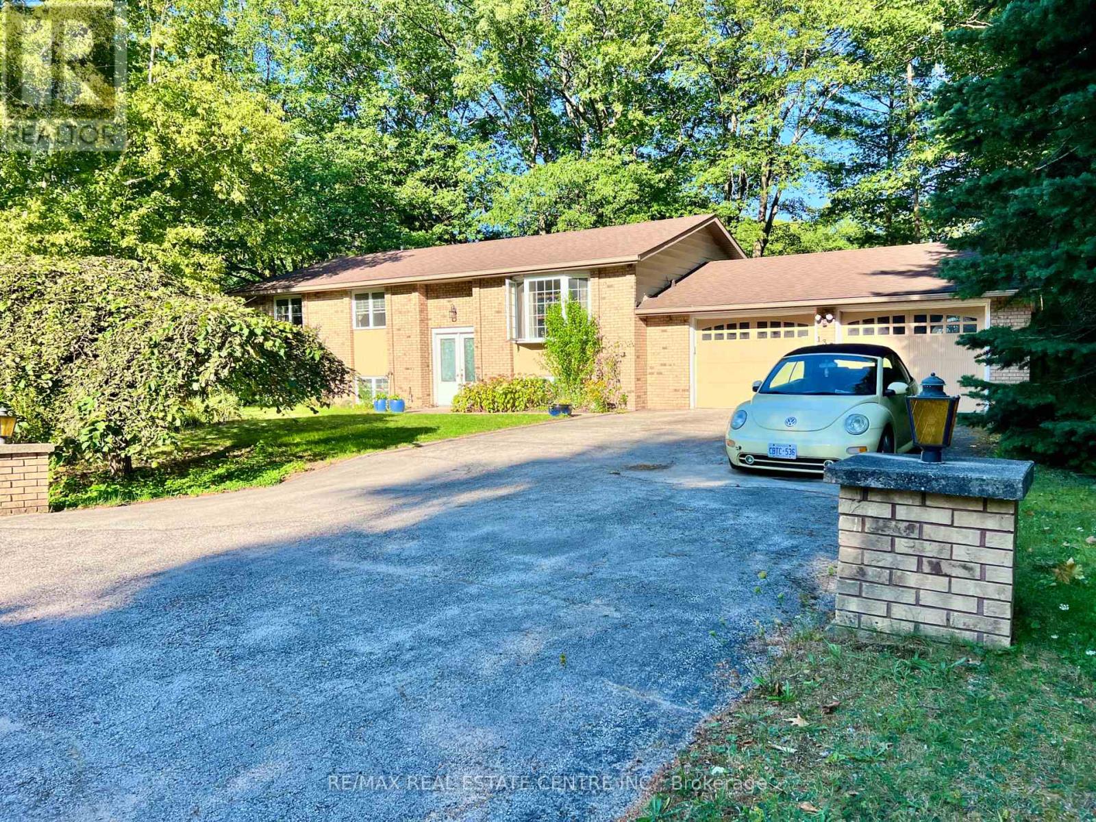 135 Christopher Ave, Wasaga Beach, ON L9Z 1S4