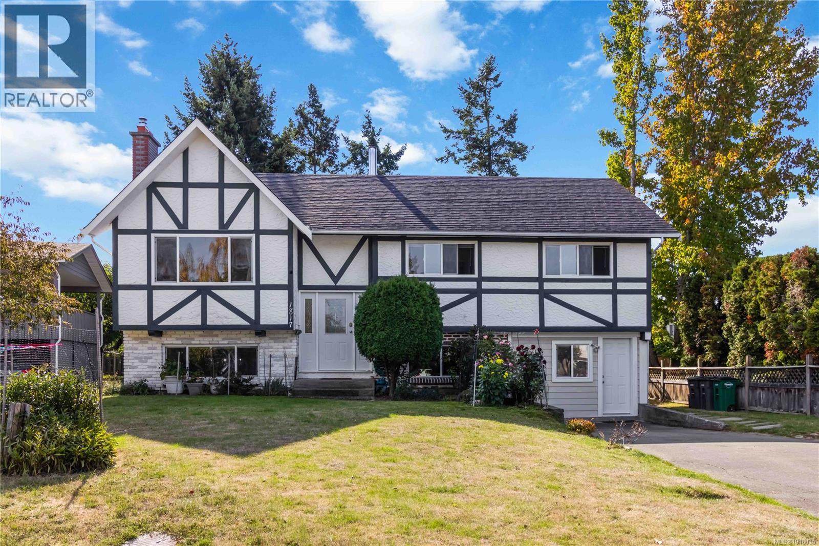 1817 Hartwood Pl, Saanich, BC V8N 1H9