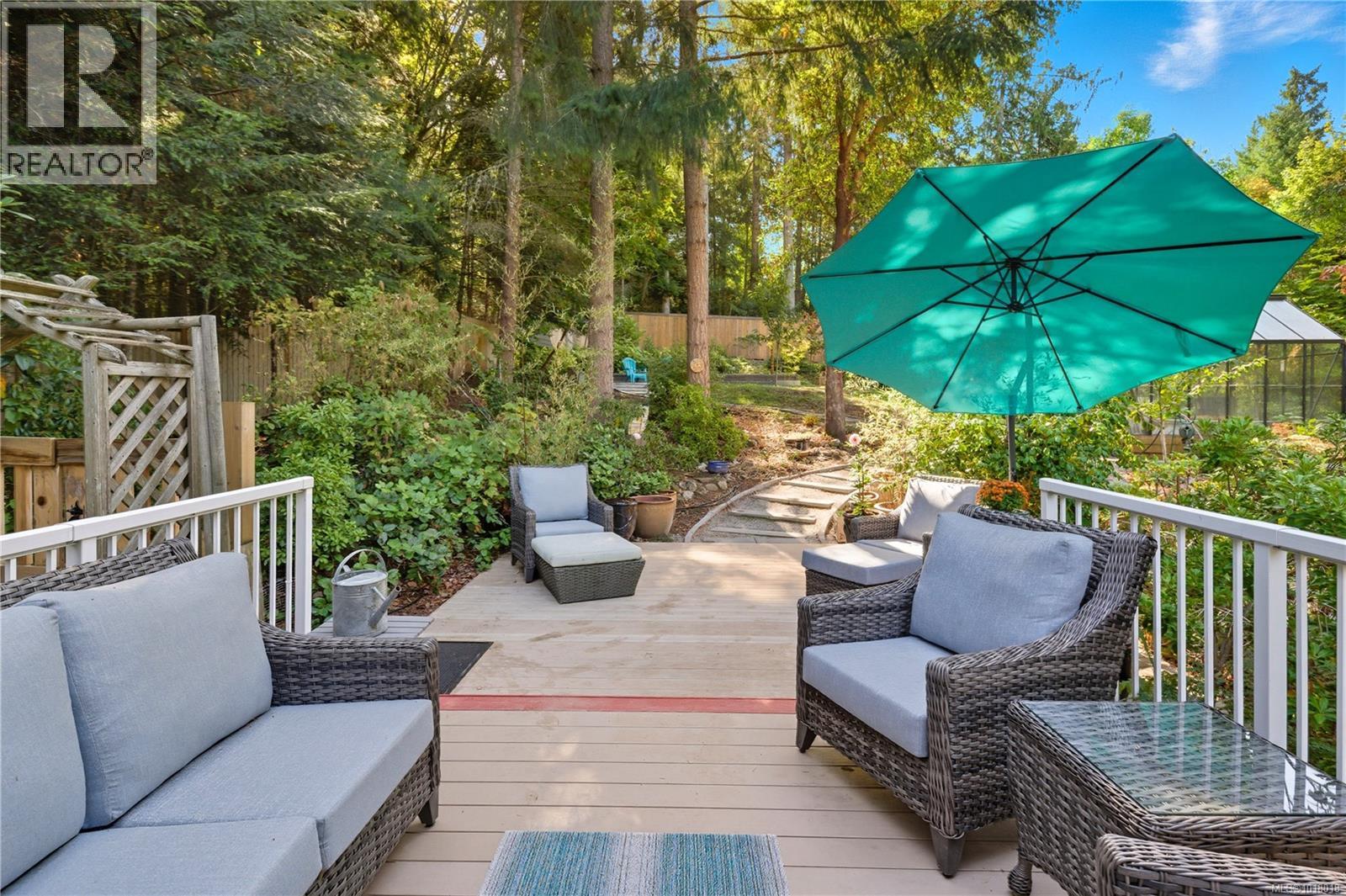 1265 Cloake Hill Rd, North Saanich, BC V8L 5K3